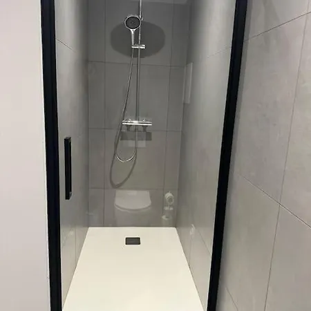 Vii - Standing Nilvange